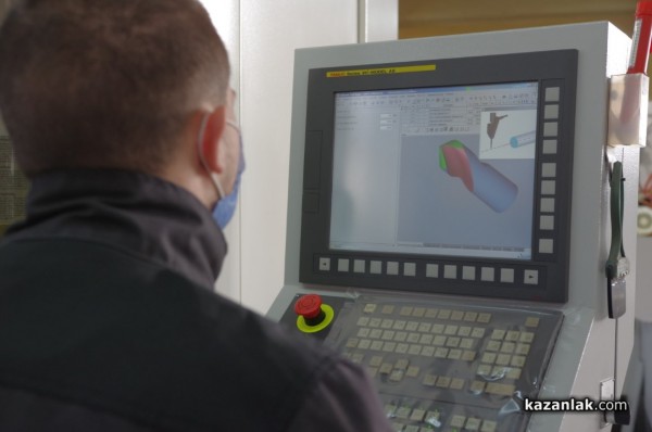 „Капрони” АД - най-младият партньор на ПГ „Иван Хаджиенов”