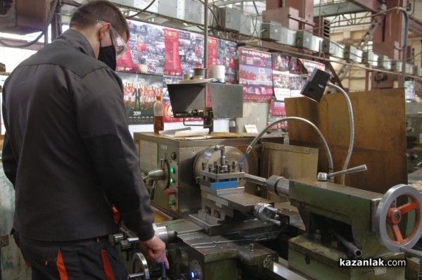 „Капрони” АД - най-младият партньор на ПГ „Иван Хаджиенов”