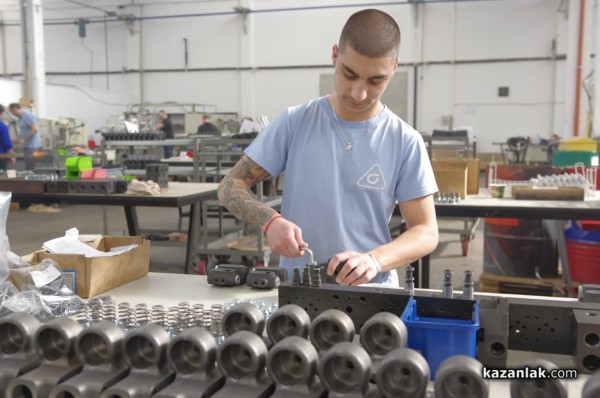 „Капрони” АД - най-младият партньор на ПГ „Иван Хаджиенов”