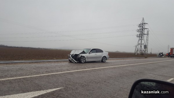 БМВ изблъска от пътя кола на Ветроком до разклона за Бузлуджа