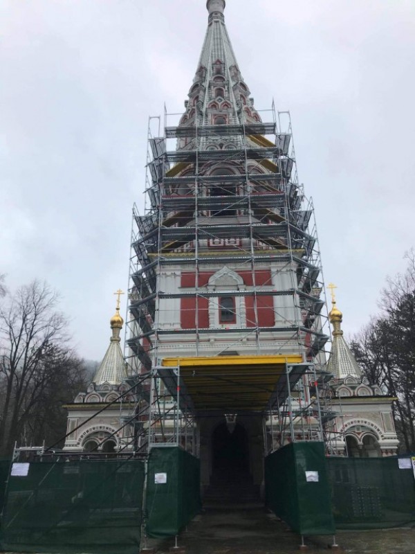 Настаняват монасите в манастирския комплекс. Ще има и лекарски и зъболекарски кабинет