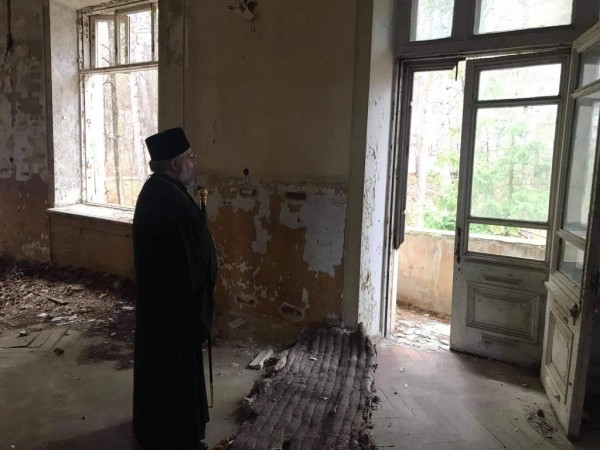 Настаняват монасите в манастирския комплекс. Ще има и лекарски и зъболекарски кабинет