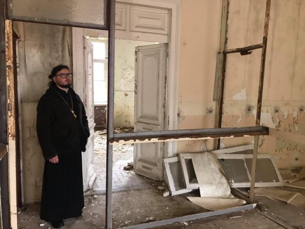 Настаняват монасите в манастирския комплекс. Ще има и лекарски и зъболекарски кабинет