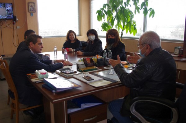 Кандидатите за народни представители от ГЕРБ се срещнаха с представители на бизнеса от Казанлък