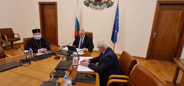 Настаняват монасите в манастирския комплекс. Ще има и лекарски и зъболекарски кабинет