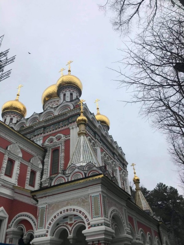 Настаняват монасите в манастирския комплекс. Ще има и лекарски и зъболекарски кабинет