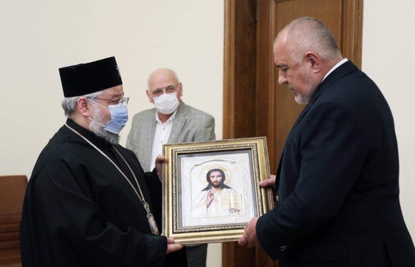 Настаняват монасите в манастирския комплекс. Ще има и лекарски и зъболекарски кабинет