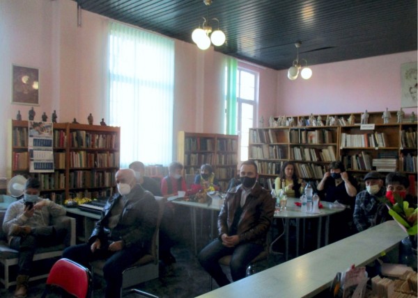 Дебютът на Милена Дончева с „Хубавата Мина и змея” събра приятели и почитатели