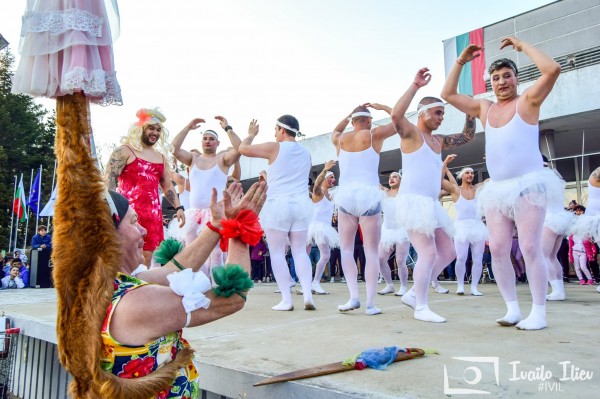 “Лебедово езеро“ бе гвоздея в програмата на Сирни Заговезни в Павел баня