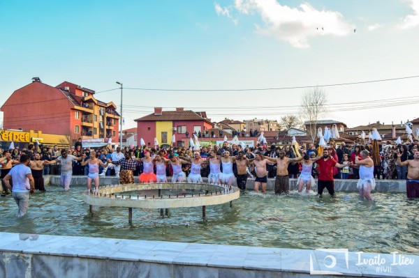 “Лебедово езеро“ бе гвоздея в програмата на Сирни Заговезни в Павел баня