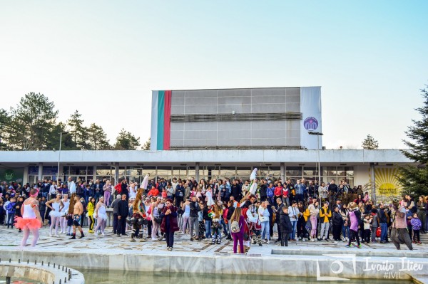 “Лебедово езеро“ бе гвоздея в програмата на Сирни Заговезни в Павел баня