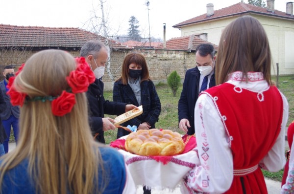 ГЕРБ: Ще търсим варианти за подпомагане на Академията за таланти в Розово