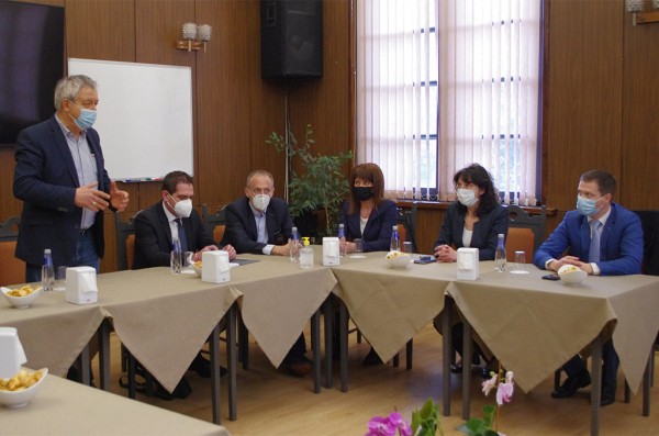 Връзката бизнес - депутати - министри трябва да я има и в бъдеще  / Новини от Казанлък