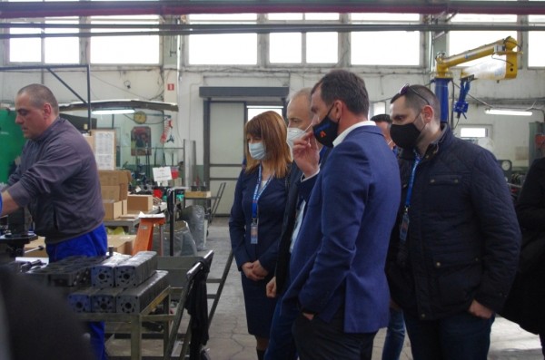 Партньорството между бизнес и образователни институции гарантира нужните специалисти 