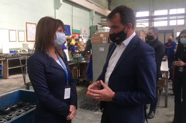 На 155 микро и малки фирми сме помогнали в Казанлъшко в ковид кризата