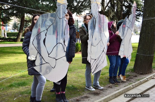 Чудомировите нашенци – огледало за казанлъчани