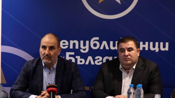 Цветан Цветанов и Павел Вълнев ще посетят Казанлък във вторник