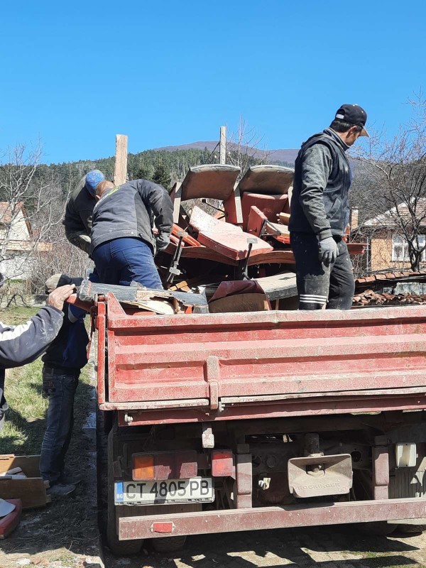 Тече усилен ремонт в читалище “Светлина“ в Шипка