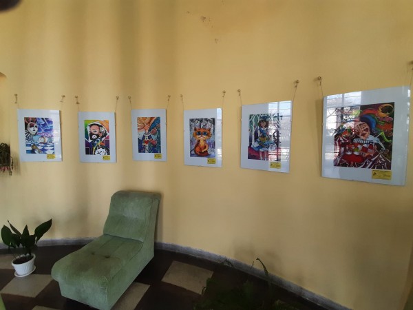 “Шарен свят“ украси фоайето на библиотеката