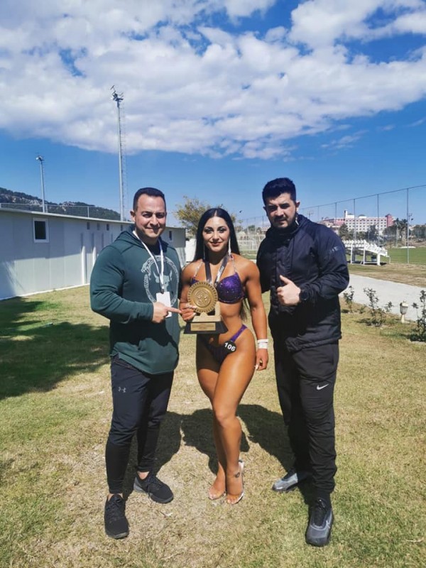 Състезателите на казанлъчанинът Хасан Мерт с 9 медала по бодибилдинг в Турция