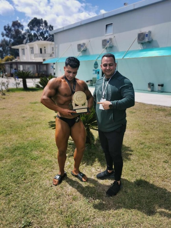 Състезателите на казанлъчанинът Хасан Мерт с 9 медала по бодибилдинг в Турция