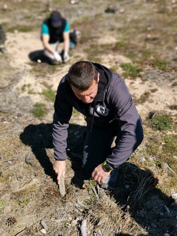 Ендуро клуб “Севтополис“ засади 550 дръвчета в изгорялата гора край Горно Черковище