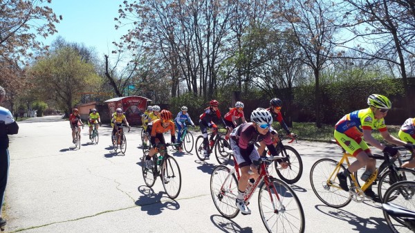 Дебют на колоездач от “Лястовица“ му донесе успехи