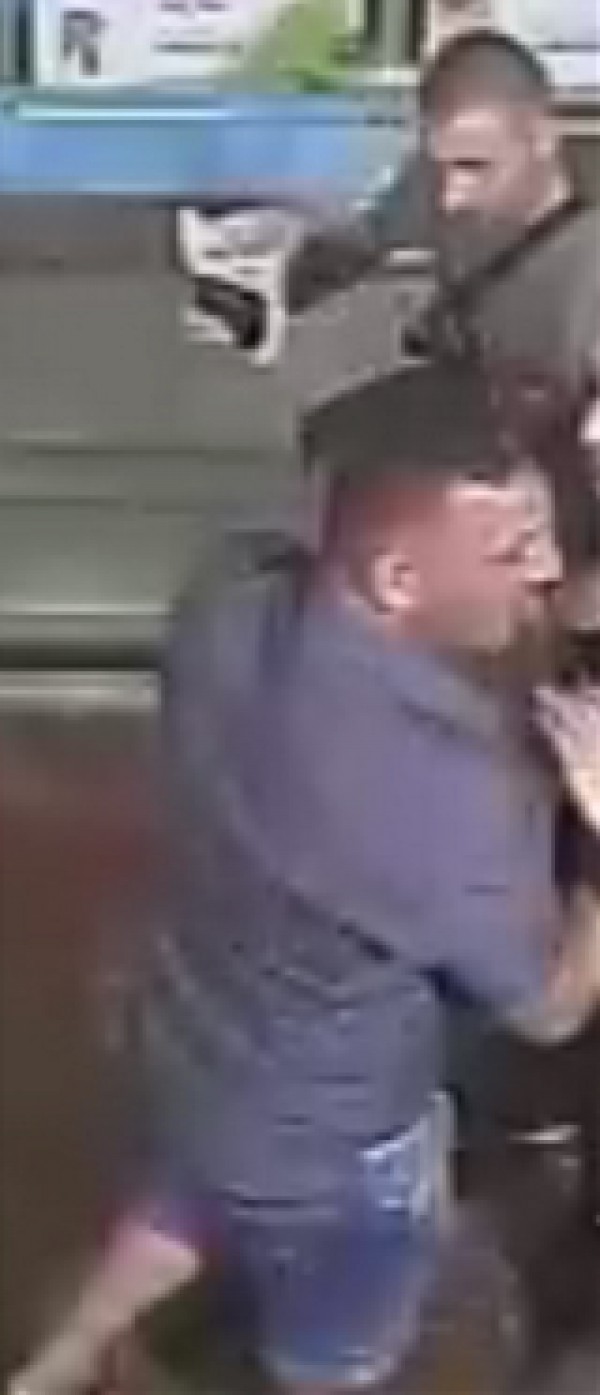 МВР търси самоличността на мъжете от снимките