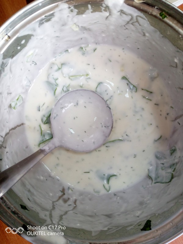 Учениците на ОУ ”Кулата” отглеждат зеленчуци и цветя в двора на училището