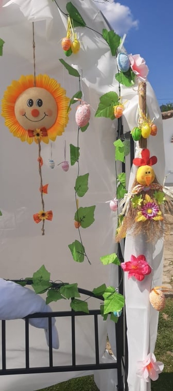 Енина се изпъстри с великденска украса