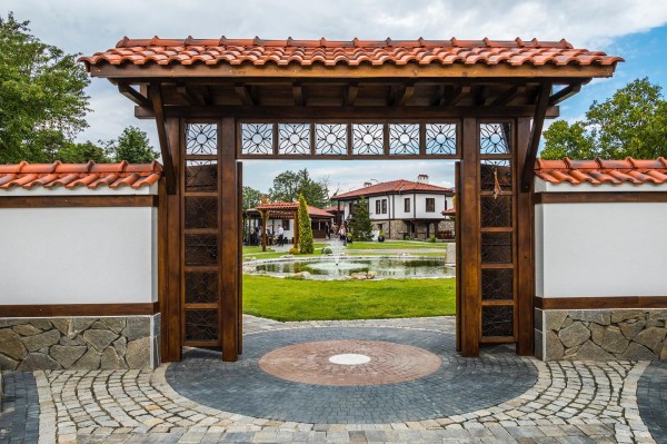 Посрещнете Великден и Гергьовден с агнешко на пещ в комплекс „Светилото”