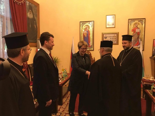 Ще възстановяват руското гробище край манастира в Шипка