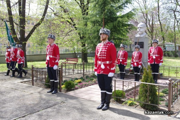 96 балона полетяха в небето за годишнината на ПГ “Иван Хаджиенов“