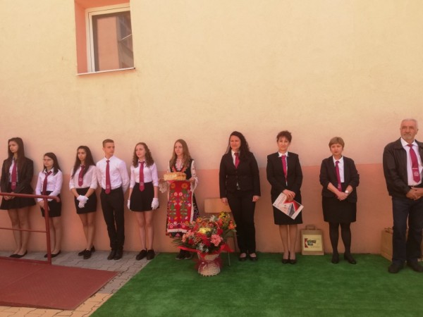 Поздравления от Кмета за 96 години ПГ „Иван Хаджиенов“