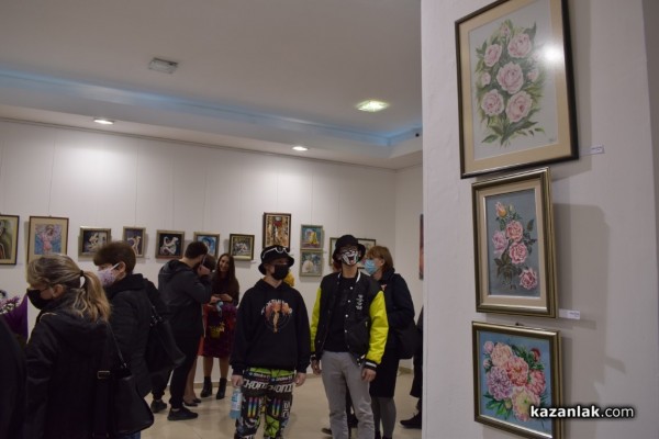 Различни творци се обединиха и създадоха “Различия“