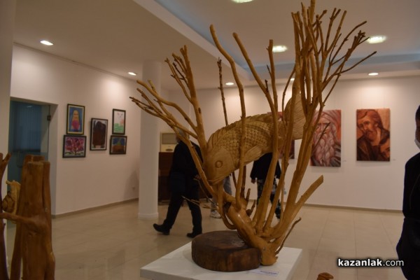 Различни творци се обединиха и създадоха “Различия“