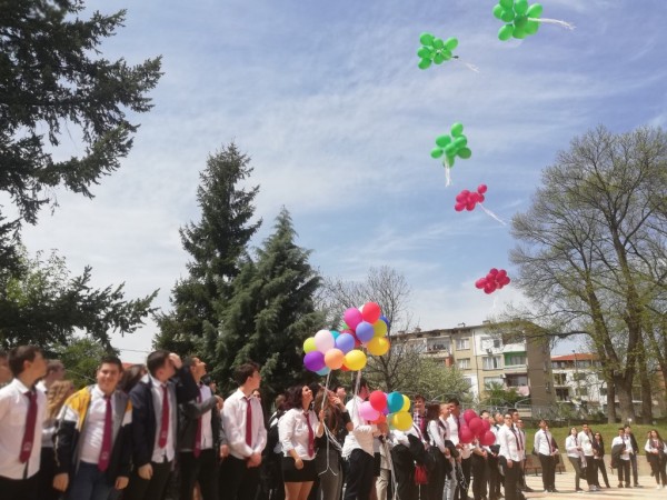 Поздравления от Кмета за 96 години ПГ „Иван Хаджиенов“