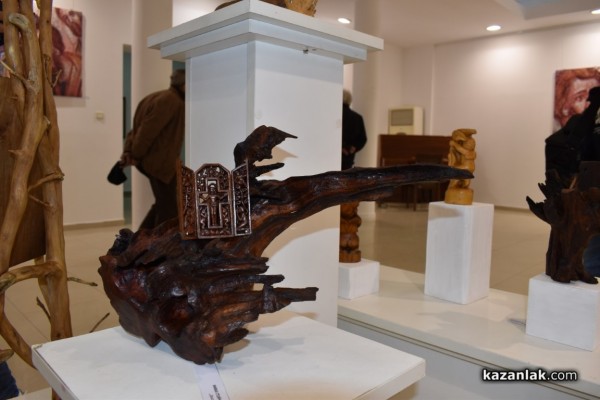 Различни творци се обединиха и създадоха “Различия“