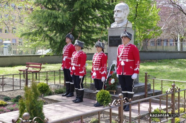 96 балона полетяха в небето за годишнината на ПГ “Иван Хаджиенов“