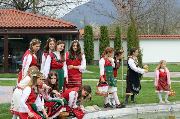 Посрещнете Великден и Гергьовден с агнешко на пещ в комплекс „Светилото”