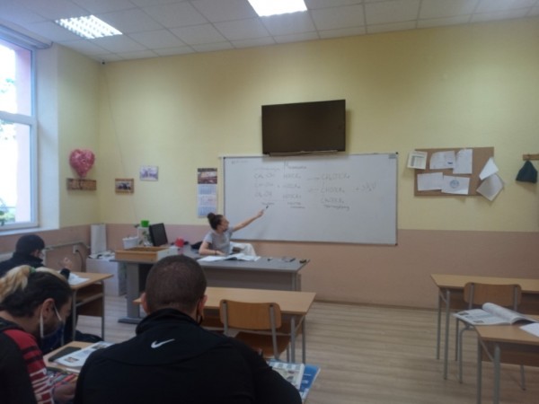 Ученици и учители си размениха ролите в ПГ „Иван Хаджиенов”