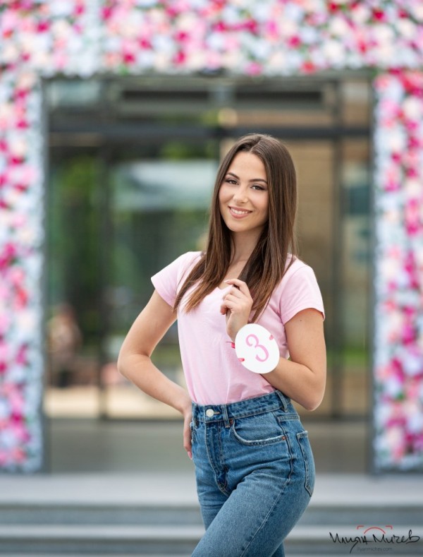 Вижте всички участнички в конкурс “Царица роза 2021“