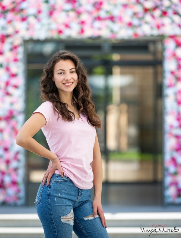 Вижте всички участнички в конкурс “Царица роза 2021“