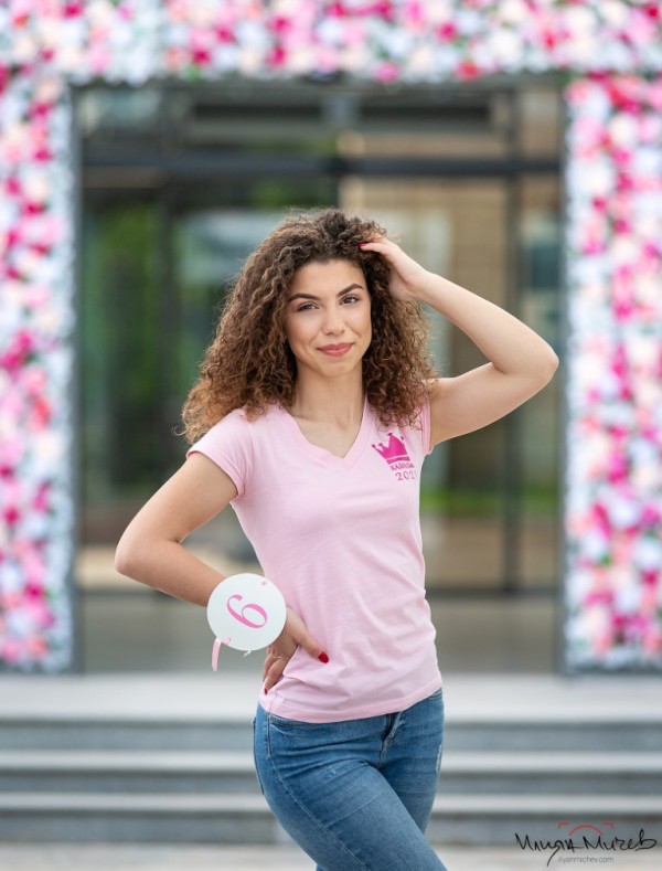 Вижте всички участнички в конкурс “Царица роза 2021“