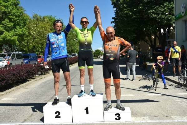 Казанлъшките колоездачни клубове с множество медали от две състезания