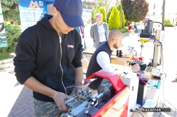 7 училища се представят днес в панорама на средното образование в Казанлък