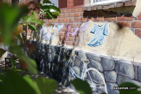 Млади художници пренесоха атмосферата на италианските улички в Казанлък