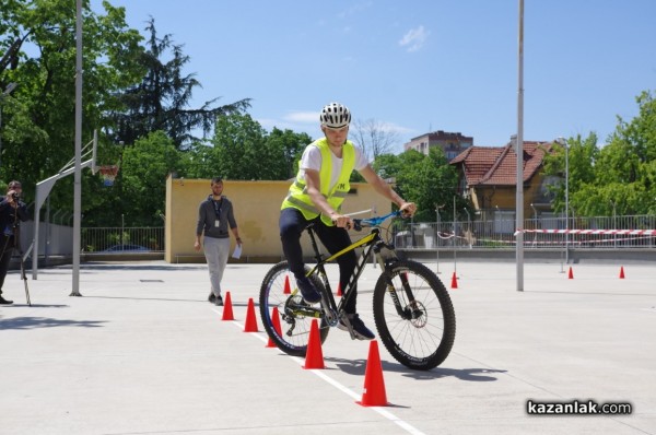Отборите на СУ „Екзарх Антим I” и ПГТТМ победиха в състезанието по безопасност на движението