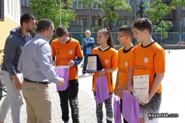 Отборите на СУ „Екзарх Антим I” и ПГТТМ победиха в състезанието по безопасност на движението