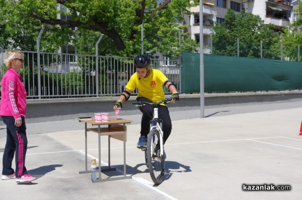 Отборите на СУ „Екзарх Антим I” и ПГТТМ победиха в състезанието по безопасност на движението